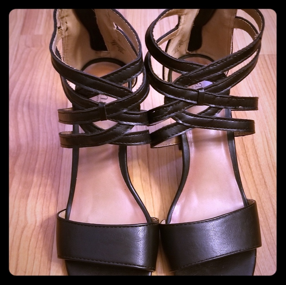 Black Strappy Wedge